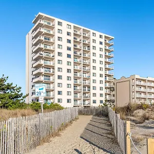 Oceanfront 2 Bedroom Modern W Pool Holiday home Ocean City